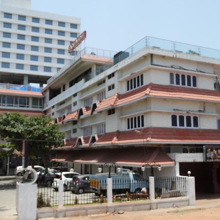 Sea Queen Hotel Kozhikode Exterior foto